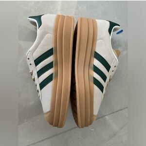 Adidas Vintage sneakers size: 7.5